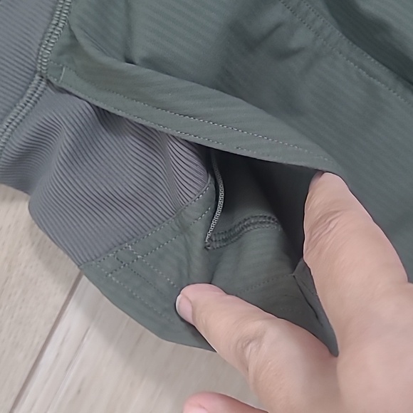 lululemon athletica Dance  Green Joggers Size 0 - Picture 3 of 8